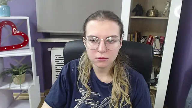 Zoey Erotic online show from 20, 12, 2024