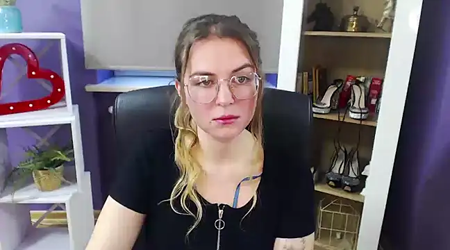 Zoey Erotic online show from 23, 12, 2024