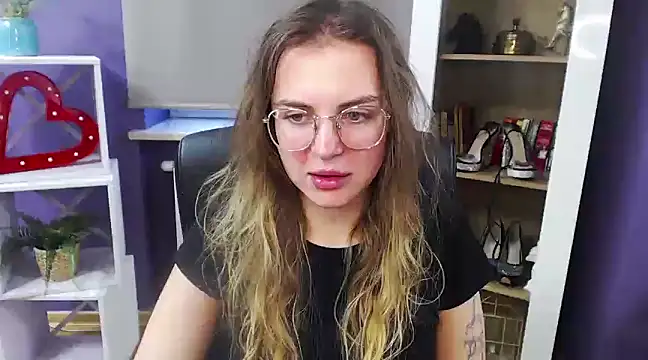 Zoey Erotic online show from 27, 12, 2024