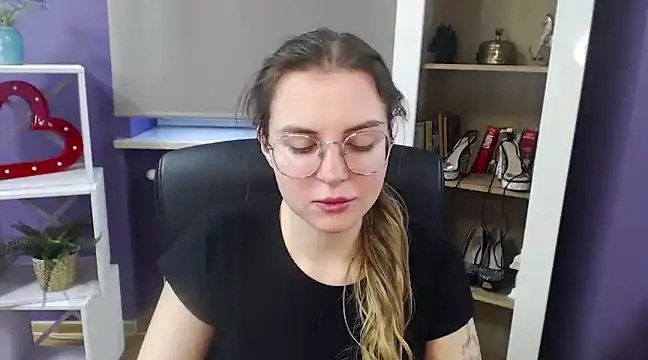 Zoey Erotic online show from 30, 12, 2024