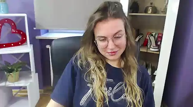 Zoey Erotic online show from 31, 12, 2024