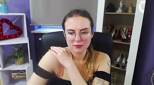 Zoey Erotic online show from 28, 1, 2025