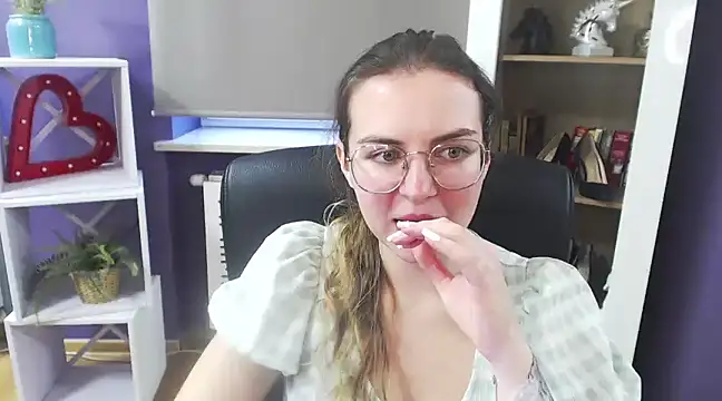 Zoey Erotic online show from 6, 2, 2025