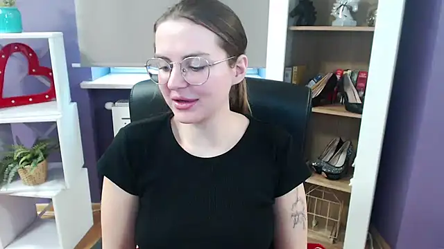 Zoey Erotic online show from 24, 2, 2025