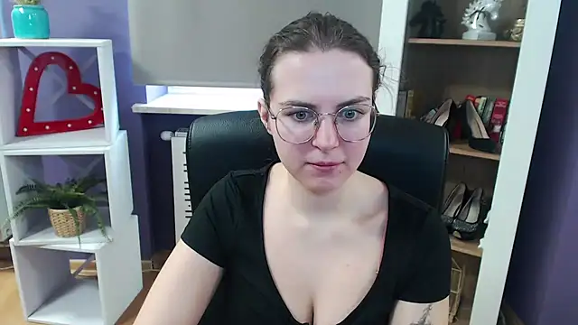 Zoey Erotic online show from 6, 3, 2025