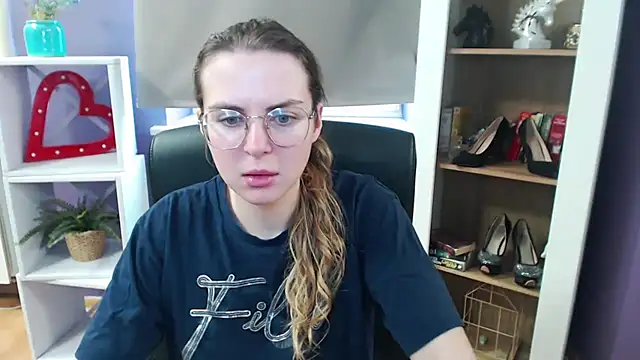 Zoey Erotic online show from 14, 3, 2025