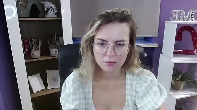 Zoey Erotic online show from 9, 9, 2025