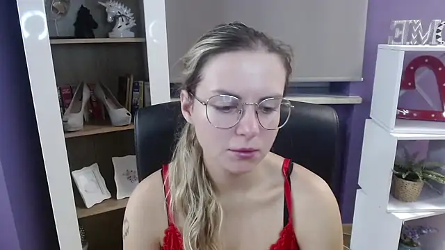 Zoey Erotic online show from 17, 9, 2025