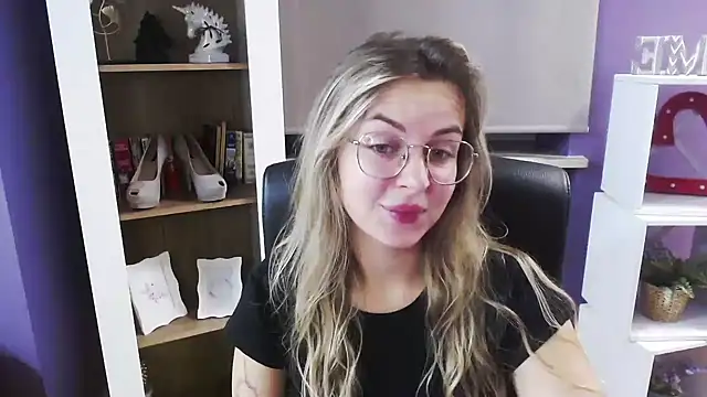 Zoey Erotic online show from 30, 9, 2025