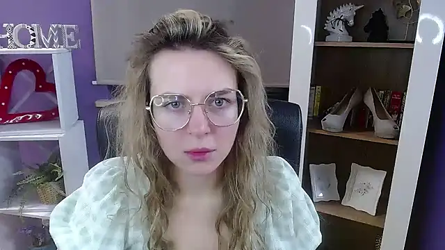 Zoey Erotic online show from 15, 1, 2026