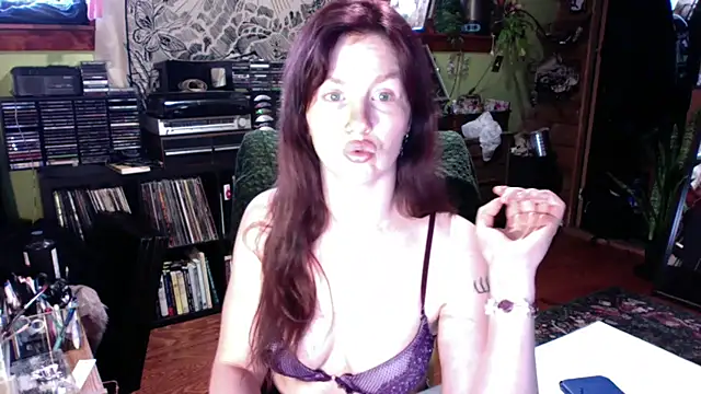 Snapshot of courtneyoccult chatting on 13, 9, 2025 courtneyoccult online show from 13, 9, 2025