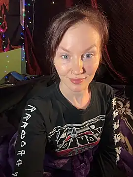 Snapshot of courtneyoccult chatting on 7, 11, 2025 courtneyoccult online show from 7, 11, 2025