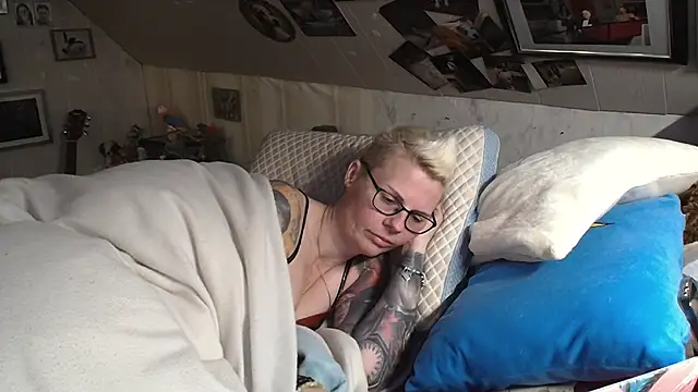 MaryG online show from 4, 12, 2024