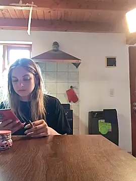 Snapshot of Elnonoykeila77 chatting on 13, 2, 2025 Elnonoykeila77 online show from 13, 2, 2025