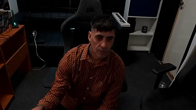 Elnonoykeila77 online show from 14, 4, 2026