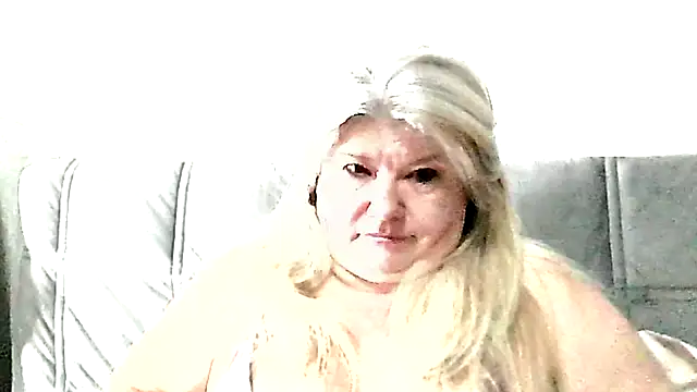 Snapshot of Diana_49 chatting on 24, 4, 2026 Diana 49 online show from 24, 4, 2026