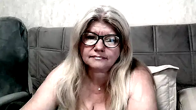 Snapshot of Diana_49 chatting on 25, 4, 2026 Diana 49 online show from 25, 4, 2026