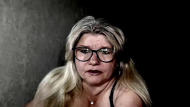 Snapshot of Diana_49 chatting on 26, 4, 2026 Diana 49 online show from 26, 4, 2026