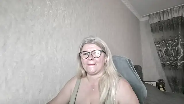Snapshot of Diana_49 chatting on 6, 5, 2026 Diana 49 online show from 6, 5, 2026