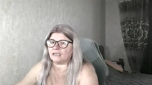Snapshot of Diana_49 chatting on 27, 5, 2026 Diana 49 online show from 27, 5, 2026