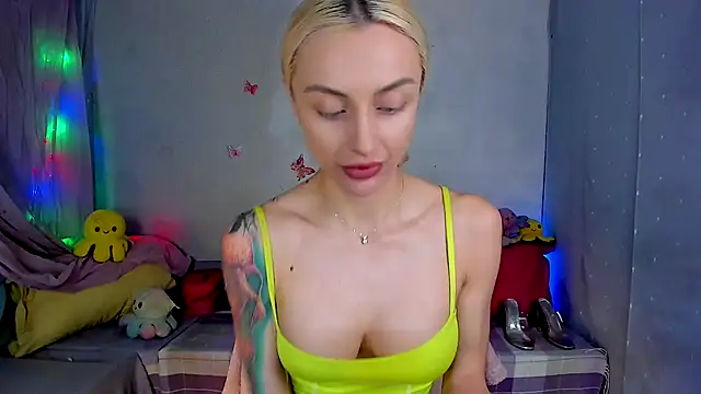 LickLizzy online show from 2, 11, 2025