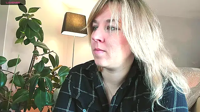 Snapshot of 5_in_one chatting on 2, 6, 2026 5 in one online show from 2, 6, 2026