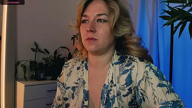 Snapshot of 5_in_one chatting on 12, 6, 2026 5 in one online show from 12, 6, 2026