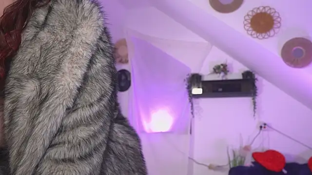 Amaliamour online show from 28, 10, 2025