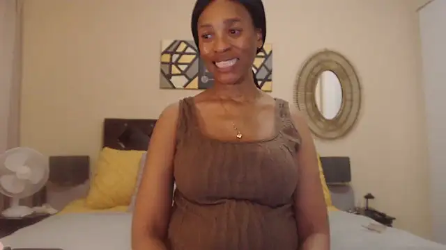 Creamyass22 online show from 28, 11, 2025