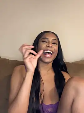 Snapshot of CandyLuxxxx chatting on 6, 12, 2024 CandyLuxxxx online show from 6, 12, 2024