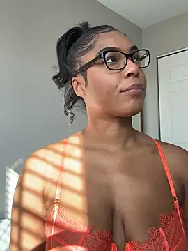 Snapshot of CandyLuxxxx chatting on 14, 1, 2025 CandyLuxxxx online show from 14, 1, 2025