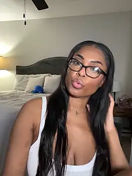 Snapshot of CandyLuxxxx chatting on 31, 1, 2025 CandyLuxxxx online show from 31, 1, 2025
