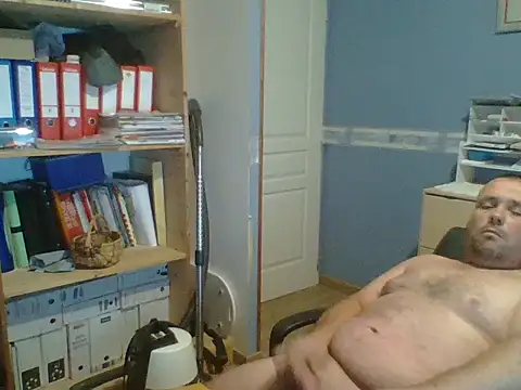 Snapshot of manubm03 chatting on 24, 7, 2026 manubm03 online show from 24, 7, 2026
