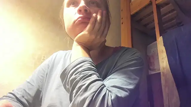 Snapshot of FrumCake chatting on 5, 1, 2025 FrumCake online show from 5, 1, 2025