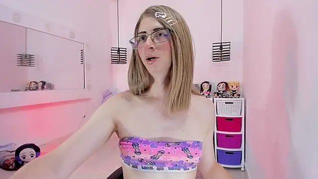 Snapshot of KimberlyJohnsoon chatting on 17, 4, 2026 KimberlyJohnsoon online show from 17, 4, 2026