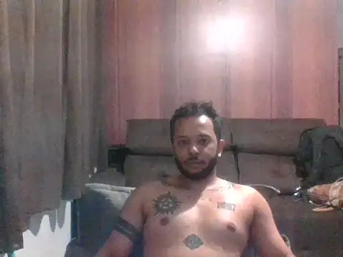 Snapshot of G_Eros18 chatting on 23, 10, 2025 G Eros18 online show from 23, 10, 2025