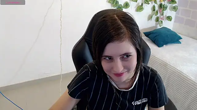 tania sweet   online show from 17, 1, 2025