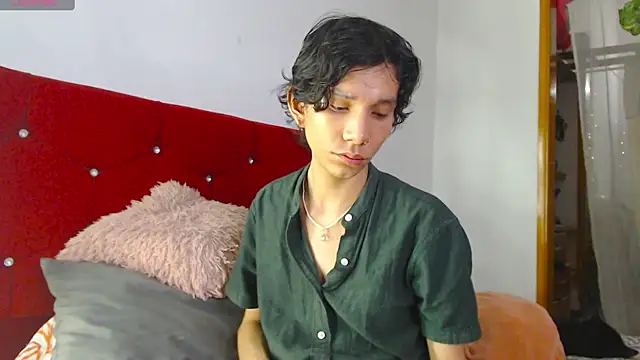 Snapshot of LAICK_01 chatting on 18, 4, 2026 LAICK 01 online show from 18, 4, 2026
