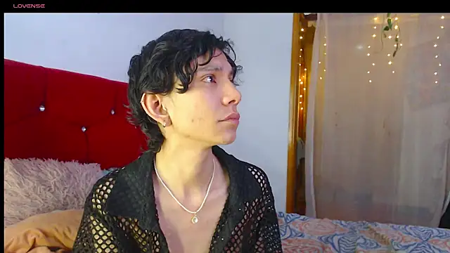 Snapshot of LAICK_01 chatting on 25, 4, 2026 LAICK 01 online show from 25, 4, 2026