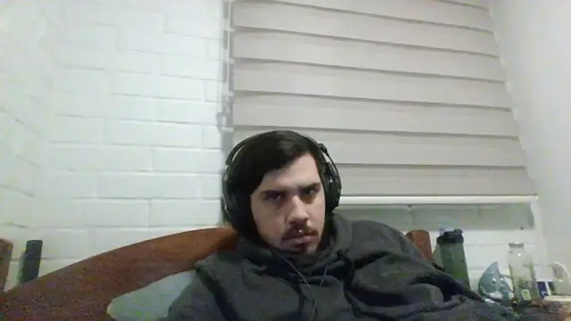 Snapshot of hung_weeb chatting on 26, 6, 2026 hung weeb online show from 26, 6, 2026