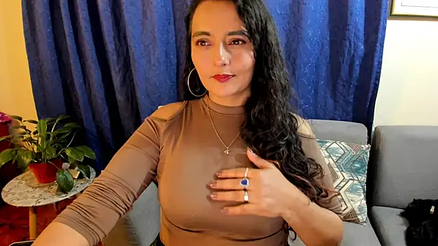 Snapshot of emma_luxy chatting on 23, 1, 2025 emma luxy online show from 23, 1, 2025