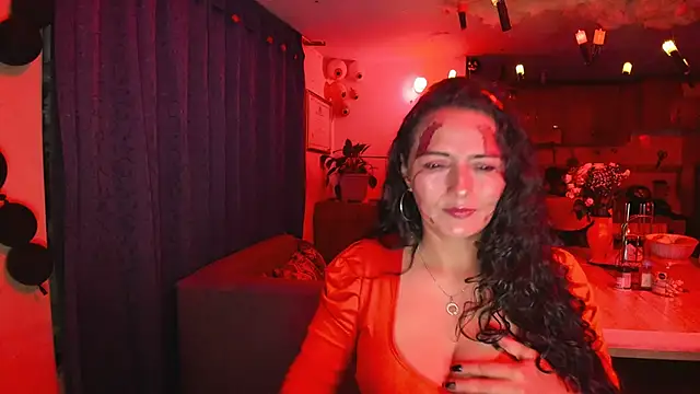 Snapshot of emma_luxy chatting on 2, 11, 2025 emma luxy online show from 2, 11, 2025