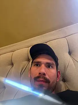 Tomthelong online show from 12, 3, 2025