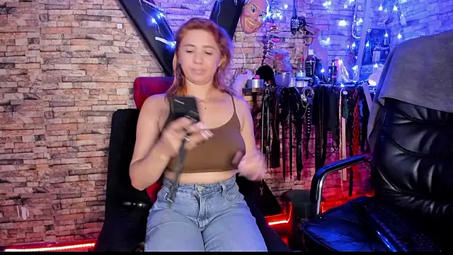 Snapshot of Liltildeman_moon chatting on 8, 3, 2026 Liltildeman moon online show from 8, 3, 2026