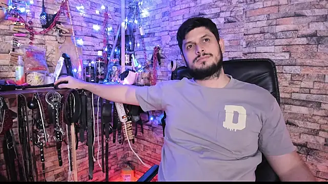 Snapshot of Liltildeman_moon chatting on 9, 4, 2026 Liltildeman moon online show from 9, 4, 2026