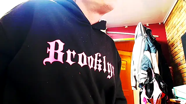 Fem-Boy40 online show from 5, 4, 2026