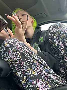 alicewonder09 online show from 4, 4, 2026