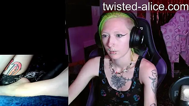 Snapshot of alicewonder09 chatting on 26, 6, 2026 alicewonder09 online show from 26, 6, 2026
