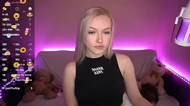 AmandaFiree online show from 7, 1, 2025