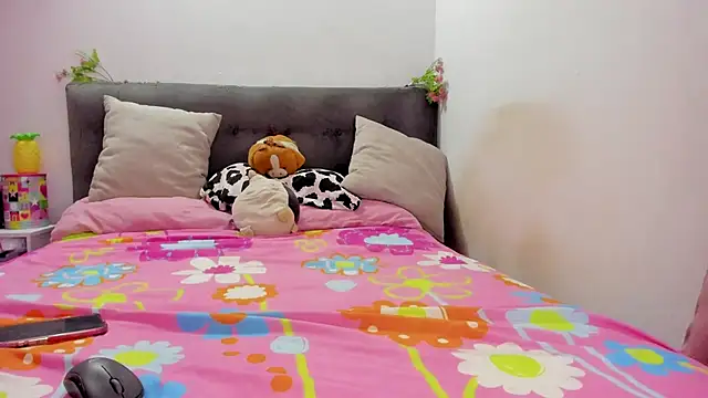 AnnieBellee online show from 19, 9, 2025